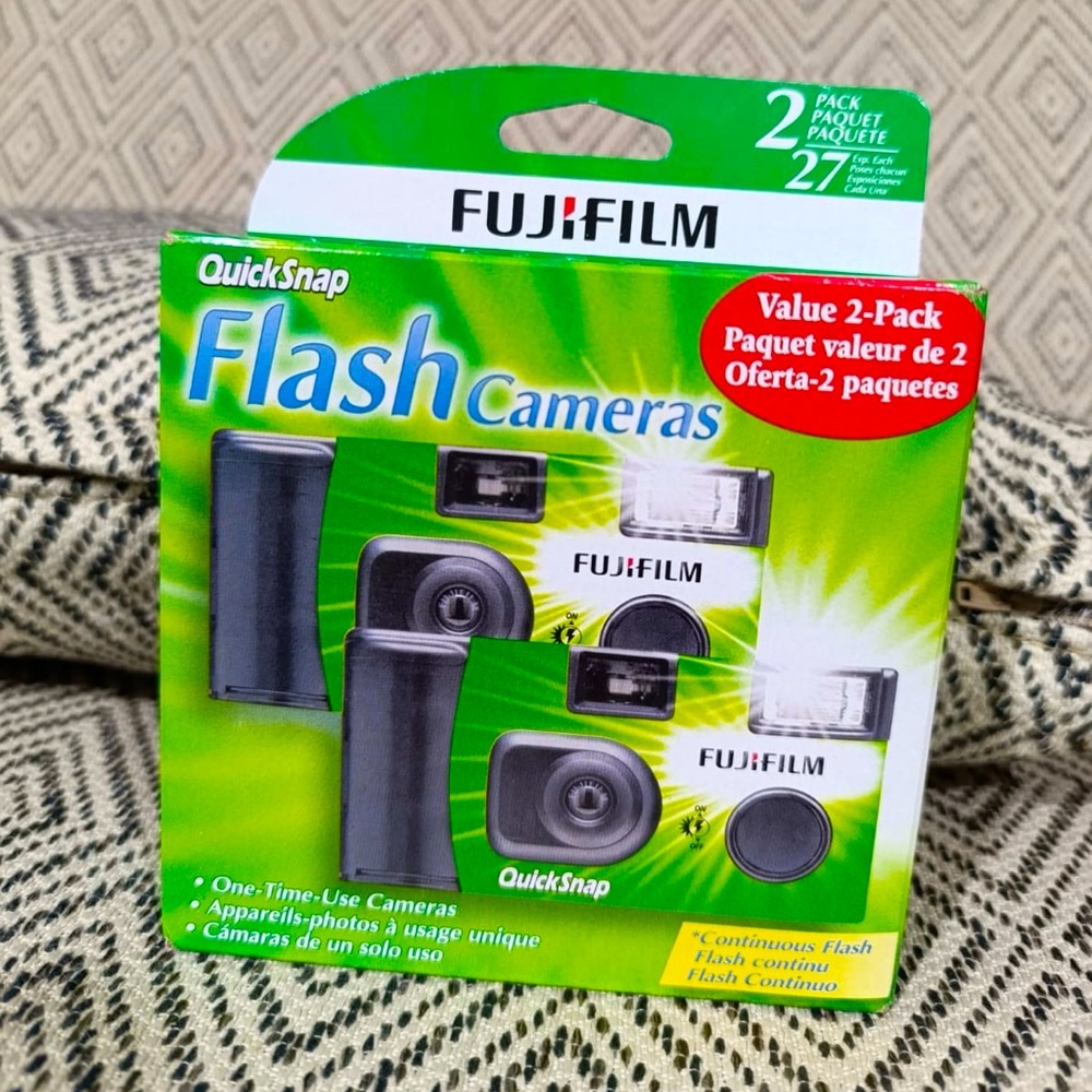 Capture Every Moment: High-Quality Flash Camera for Sale!